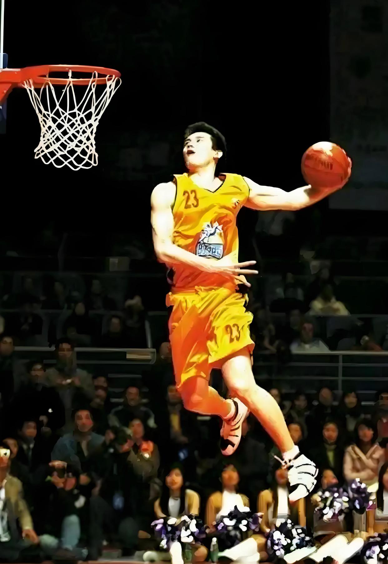 篮球健将勇创佳绩，成就绝妙表现
