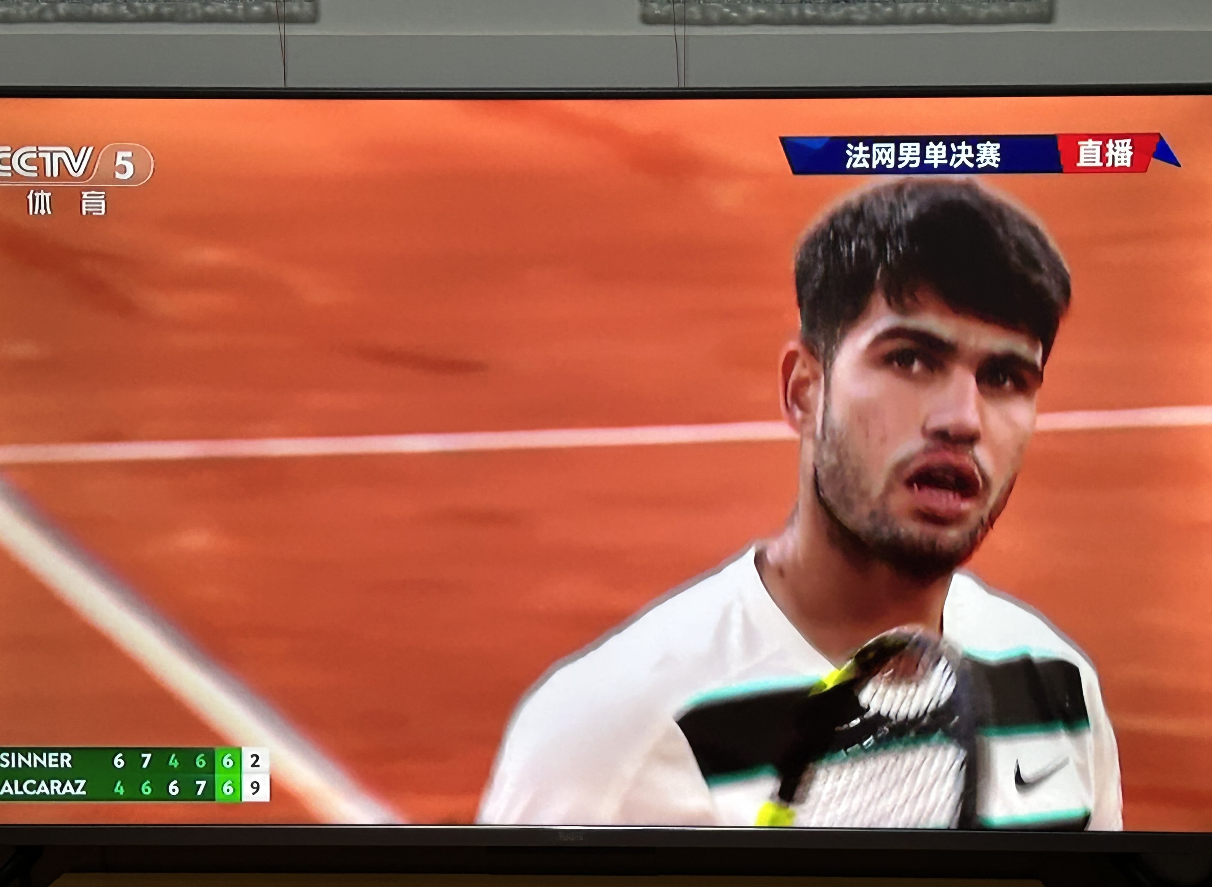 包含阿扎伦卡在皇家马德里比赛中大胜，高光表现引发热议！的词条