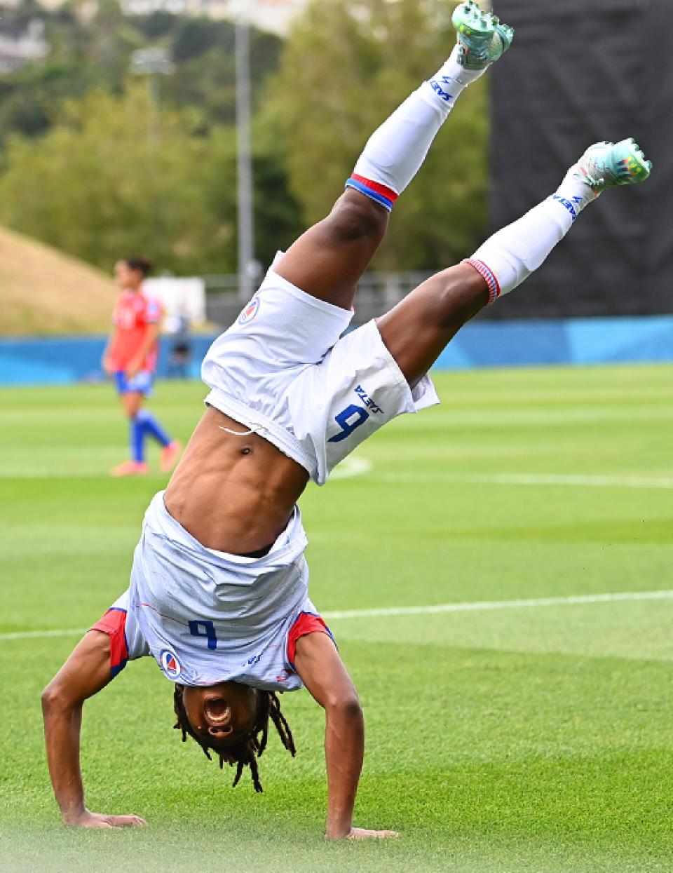 德罗巴迎来二十赛季高光表现，中国队球迷沸腾！的简单介绍